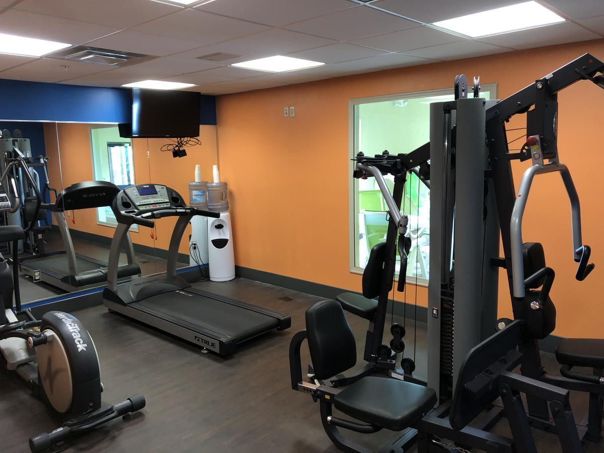 Countryview Inn & Suites Robinson Buitenkant foto