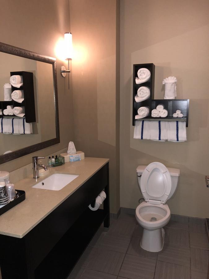 Countryview Inn & Suites Robinson Buitenkant foto