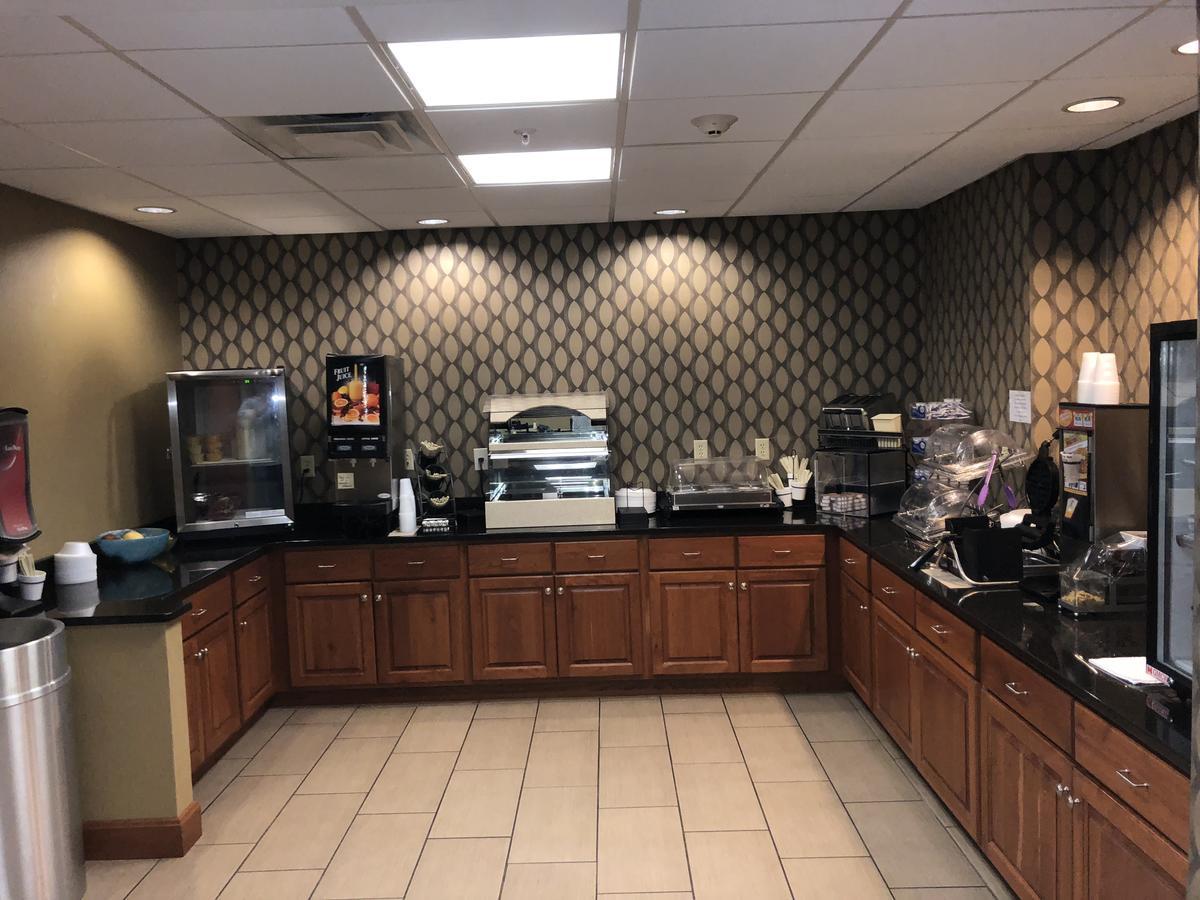 Countryview Inn & Suites Robinson Buitenkant foto