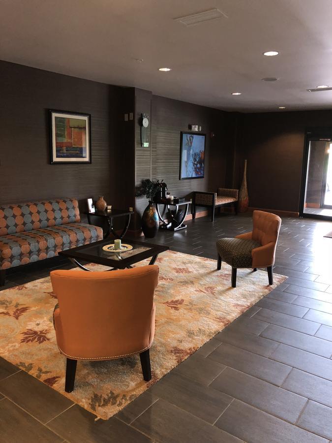 Countryview Inn & Suites Robinson Buitenkant foto