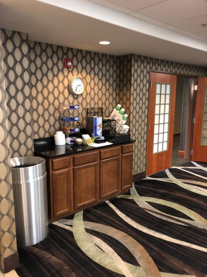 Countryview Inn & Suites Robinson Buitenkant foto