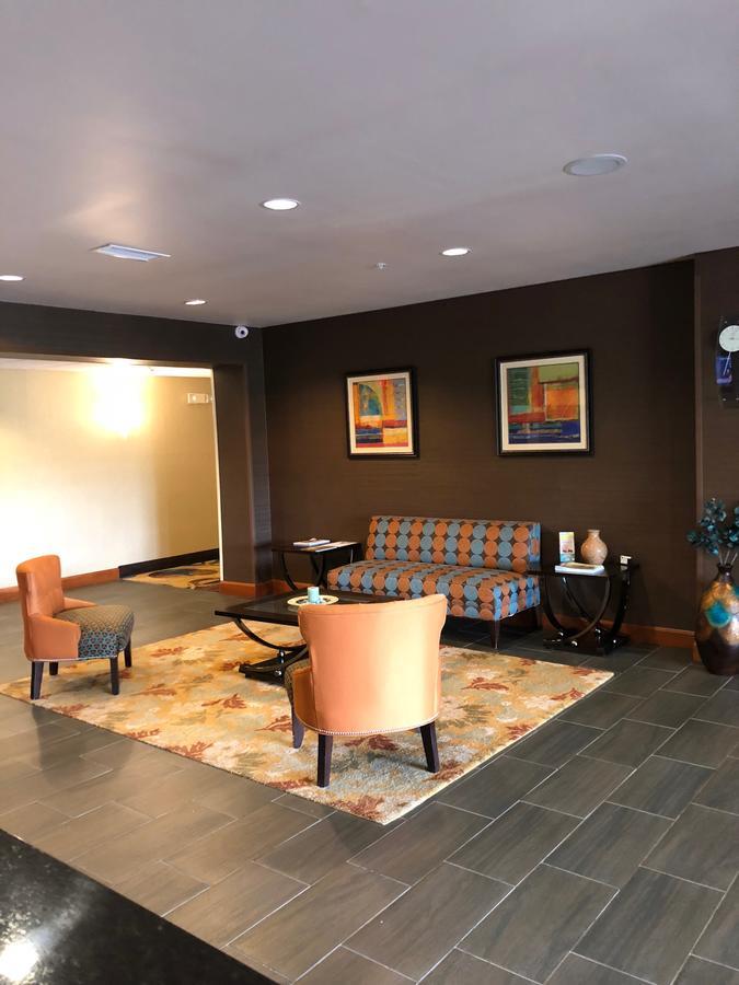 Countryview Inn & Suites Robinson Buitenkant foto